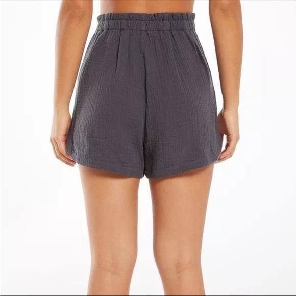 Z Supply Acres High Rise Gauze Pocket Shorts, Grey - Size XS - Picture 2 of 9